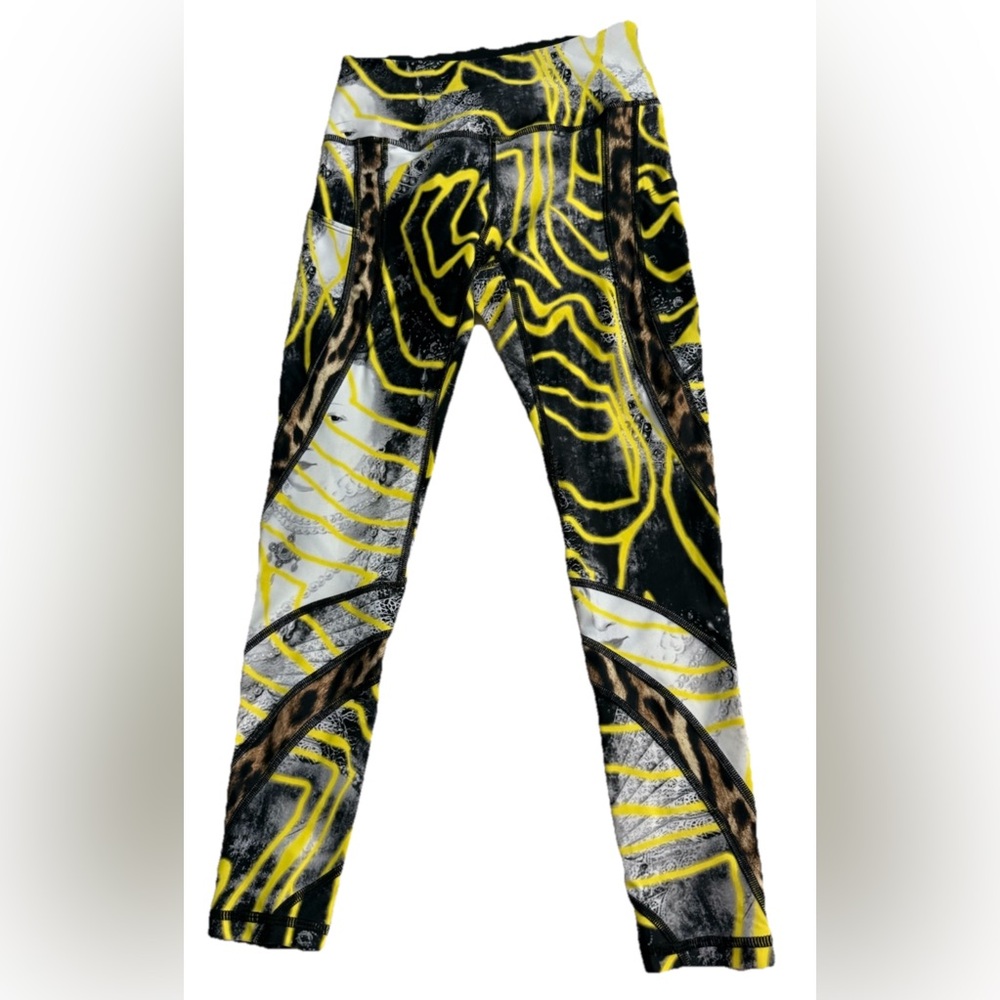 NWT Twin Fantasy Queen Print Panel Legging M Italian Fabric $249 Retail - Picture 7 of 16